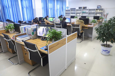 卓越中學2018年招生畫冊——計算機特色介紹